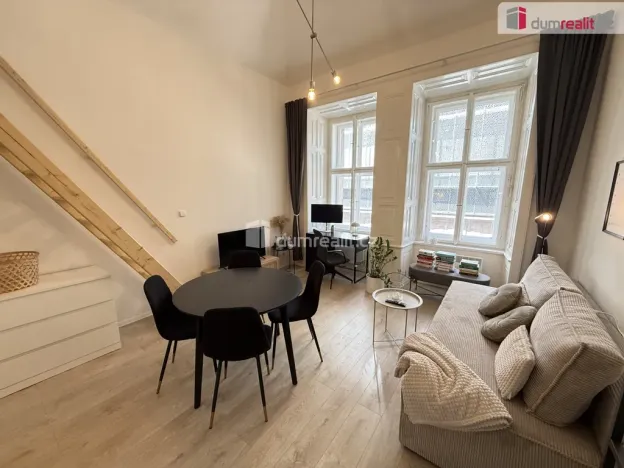Pronájem bytu 1+kk, Praha - Smíchov, Na Valentince, 42 m2