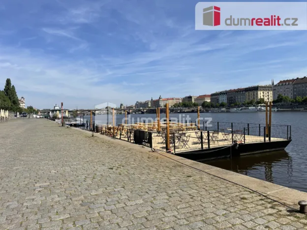 Pronájem bytu 1+kk, Praha - Smíchov, Na Valentince, 42 m2