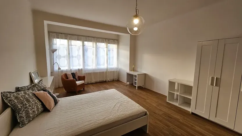 Pronájem bytu 2+1, Praha, Kladenská, 82 m2