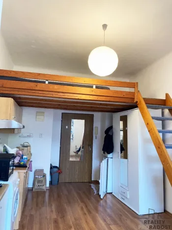 Pronájem bytu 1+kk, Praha - Vršovice, 28. pluku, 27 m2