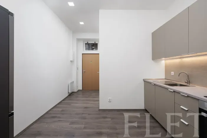 Pronájem bytu 1+1, Praha - Smíchov, Preslova, 73 m2