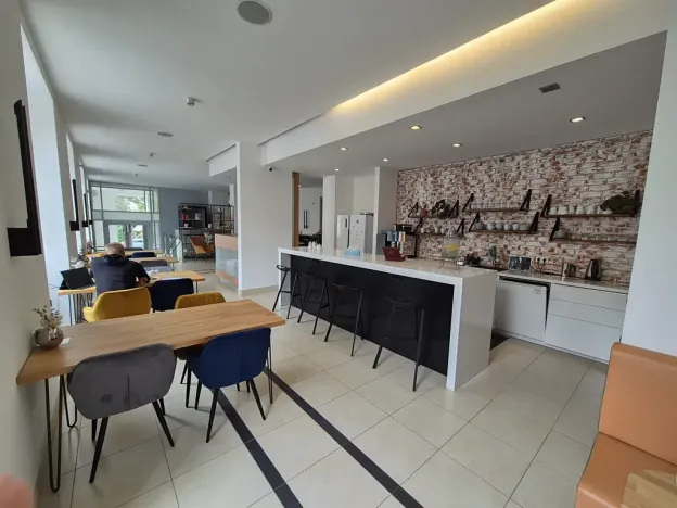 Pronájem kanceláře, Praha - Žižkov, Žerotínova, 130 m2