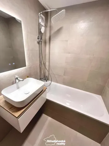 Pronájem bytu 3+1, Praha - Lhotka, Novodvorská, 75 m2