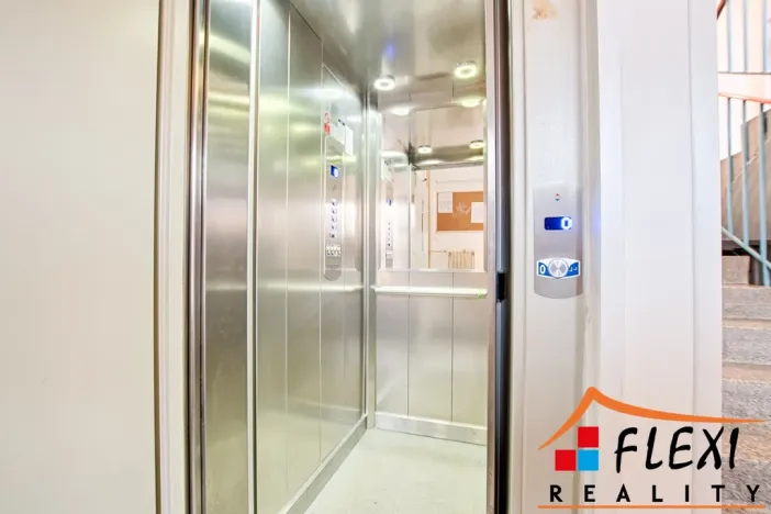 Pronájem bytu 2+1, Ostrava, Holasova, 55 m2