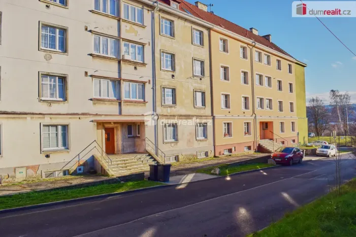 Prodej bytu 2+1, Karlovy Vary - Rybáře, Nad Dvorem, 42 m2