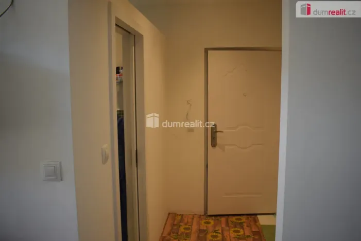 Prodej bytu 2+1, Karlovy Vary - Rybáře, Nad Dvorem, 42 m2