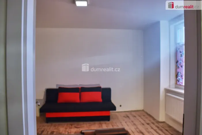 Prodej bytu 2+1, Karlovy Vary - Rybáře, Nad Dvorem, 42 m2