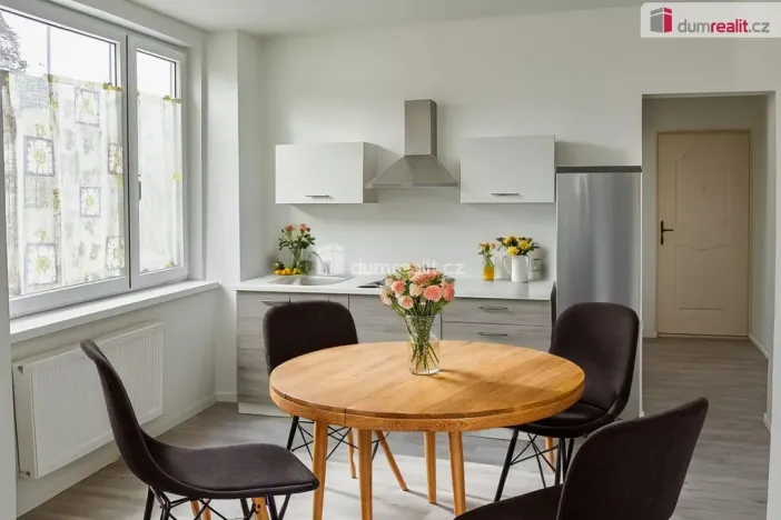 Prodej bytu 2+1, Karlovy Vary - Rybáře, Nad Dvorem, 42 m2