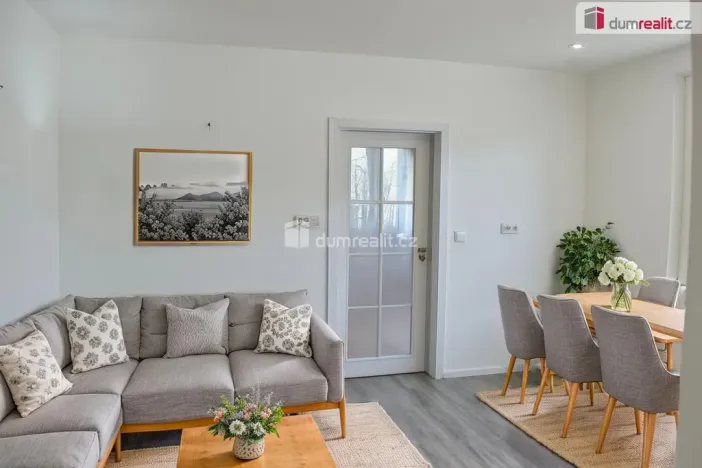 Prodej bytu 2+1, Karlovy Vary - Rybáře, Nad Dvorem, 42 m2