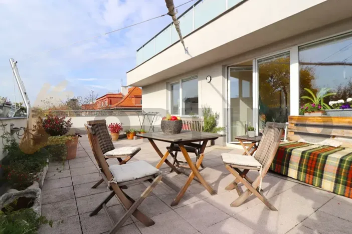 Prodej bytu 4+kk, Roztoky, Tyršovo nám., 88 m2