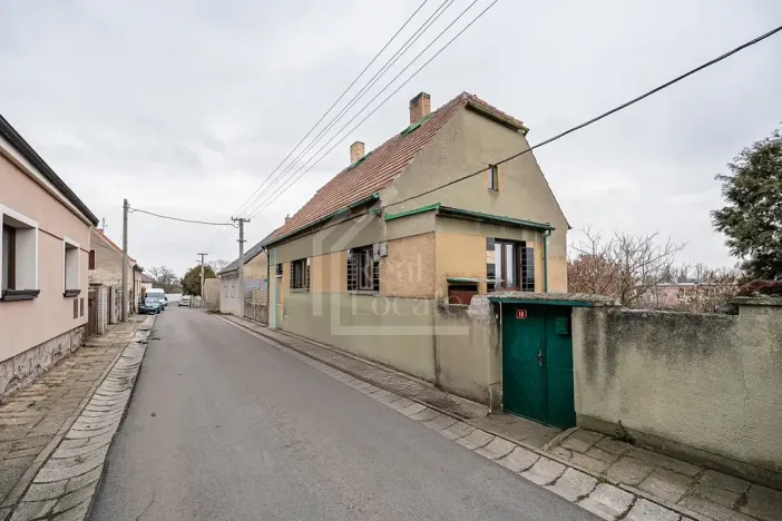 Prodej rodinného domu, Třebusice, 470 m2