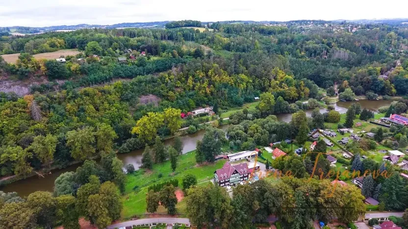 Prodej komerční nemovitosti, Lštění, Míru, 1933 m2