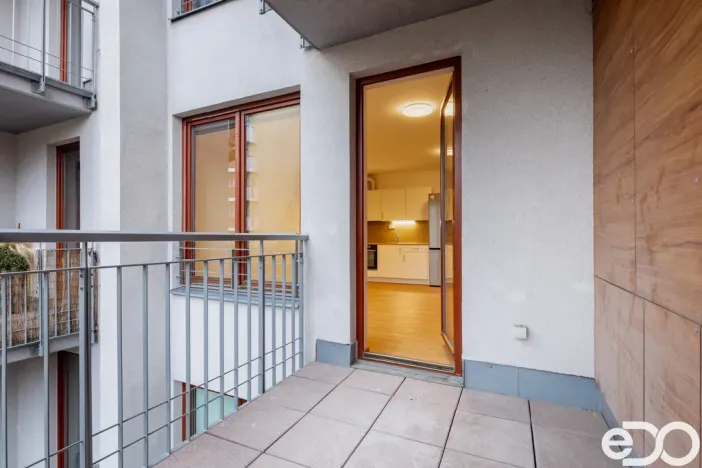 Pronájem bytu 1+kk, Praha - Podolí, Jeremenkova, 42 m2