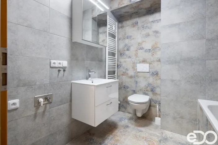 Pronájem bytu 1+kk, Praha - Podolí, Jeremenkova, 42 m2