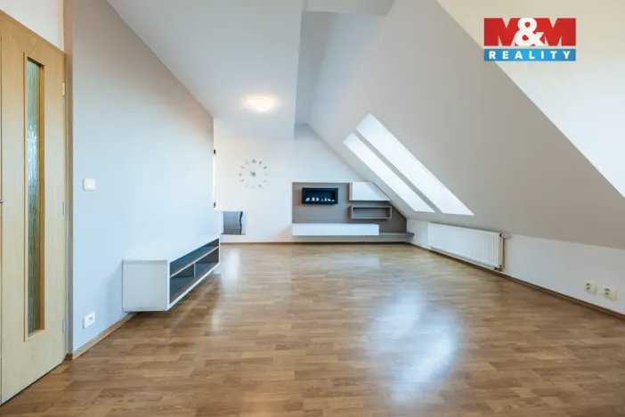 Pronájem bytu 3+kk, Praha - Kolovraty, Meduňková, 109 m2