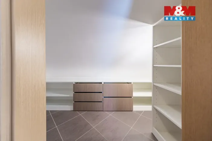 Pronájem bytu 3+kk, Praha - Kolovraty, Meduňková, 109 m2