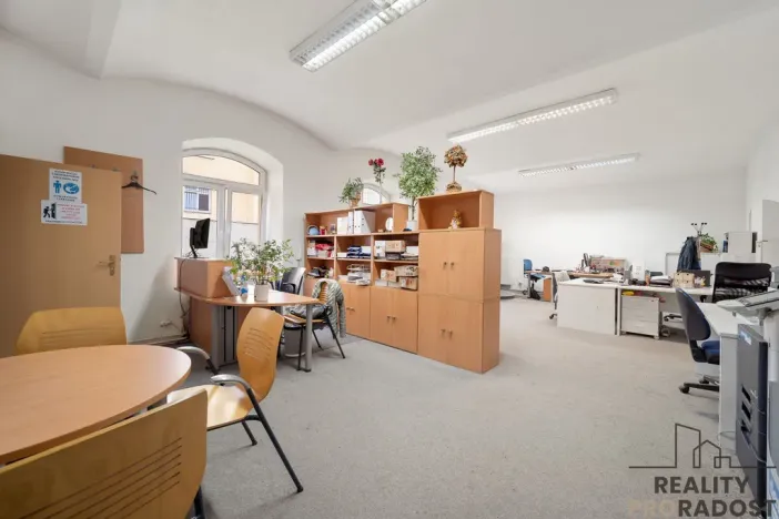 Pronájem kanceláře, Pardubice, třída Míru, 140 m2