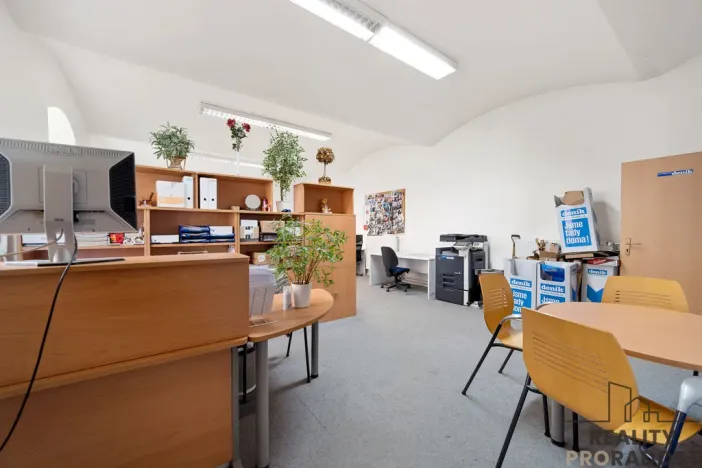 Pronájem kanceláře, Pardubice, třída Míru, 140 m2