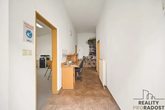 Pronájem kanceláře, Pardubice, třída Míru, 140 m2