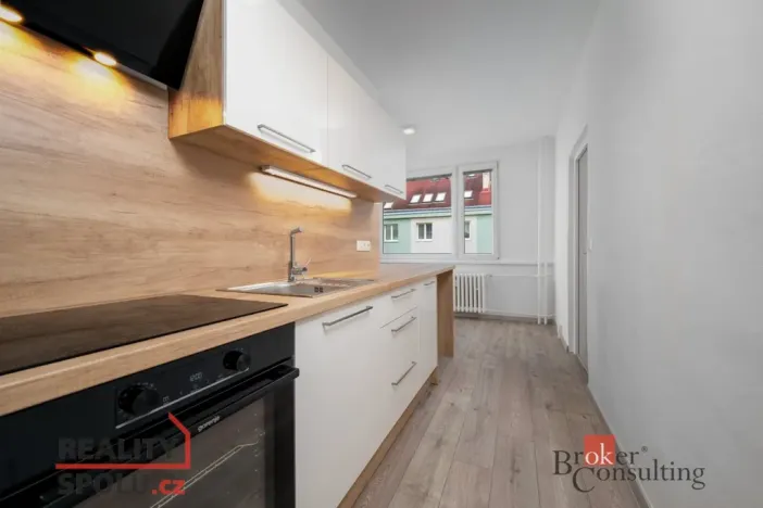 Pronájem bytu 2+1, Rychnov u Jablonce nad Nisou, nám. Míru, 64 m2