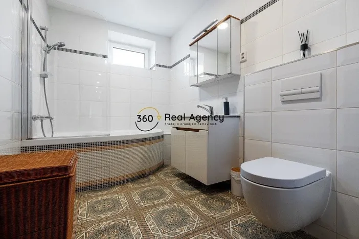 Prodej rodinného domu, Lužec nad Cidlinou, 299 m2