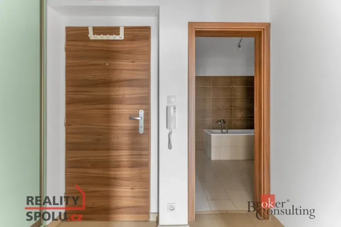 Pronájem bytu 2+kk, Praha - Libeň, Nad Rokoskou, 47 m2