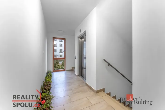 Pronájem bytu 2+kk, Praha - Libeň, Nad Rokoskou, 47 m2