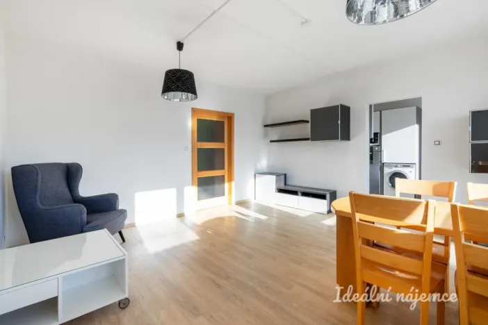 Pronájem bytu 4+1, Praha - Hostivař, Tesaříkova, 79 m2