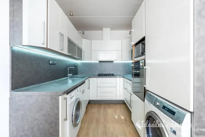 Pronájem bytu 4+1, Praha - Hostivař, Tesaříkova, 79 m2