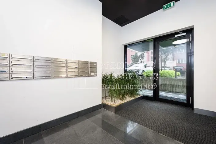 Pronájem bytu 2+kk, Praha - Malešice, Nad úžlabinou, 52 m2