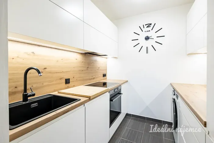 Pronájem bytu 2+kk, Praha - Modřany, Daškova, 41 m2