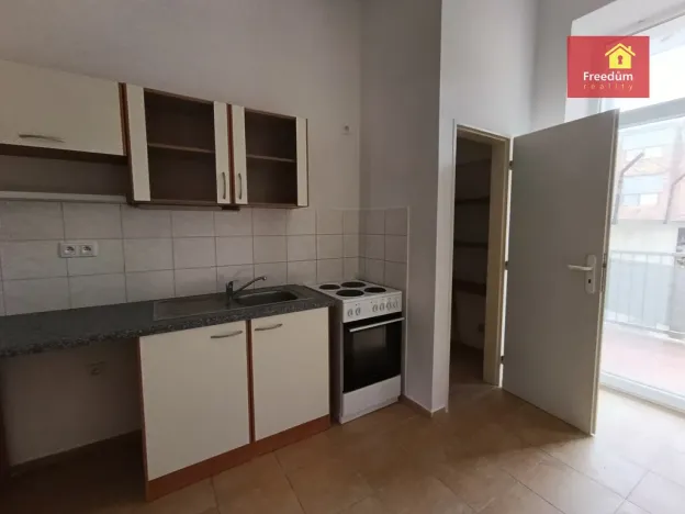 Pronájem bytu 2+1, Teplice, Myslbekova, 89 m2