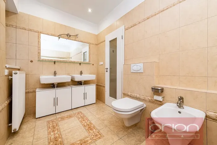 Pronájem rodinného domu, Praha - Suchdol, Havraní, 350 m2