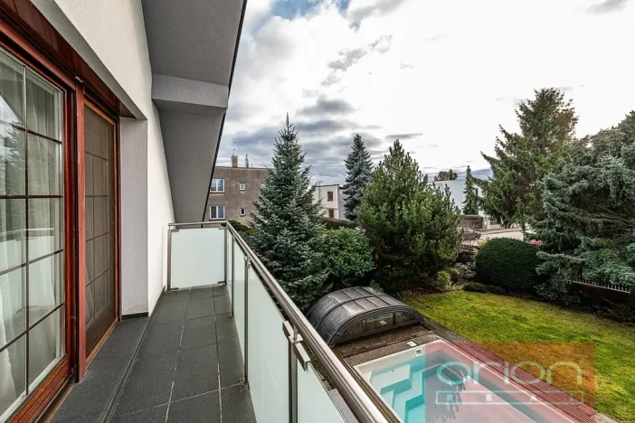 Pronájem rodinného domu, Praha - Suchdol, Havraní, 350 m2