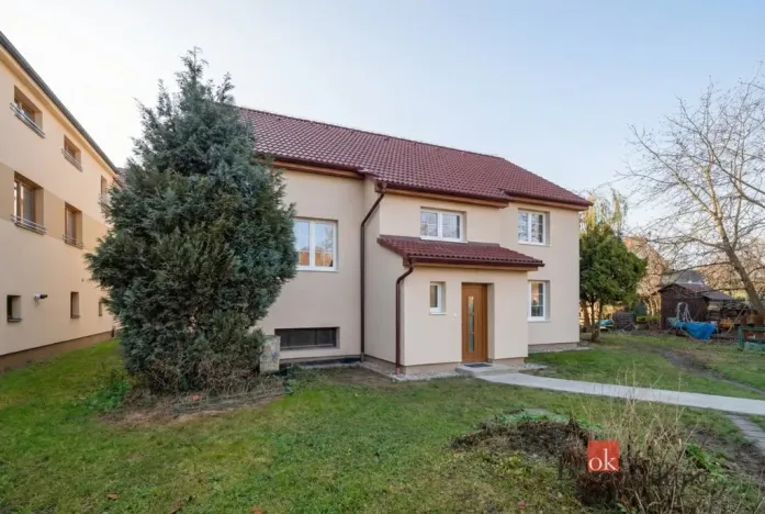 Prodej rodinného domu, Holice, Bratří Čapků, 262 m2