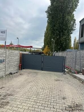 Pronájem komerční nemovitosti, Kladno, Libušina, 600 m2