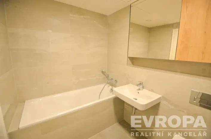 Pronájem bytu 2+kk, Praha - Smíchov, Podbělohorská, 57 m2