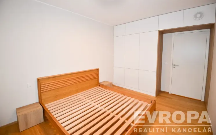Pronájem bytu 2+kk, Praha - Smíchov, Podbělohorská, 57 m2