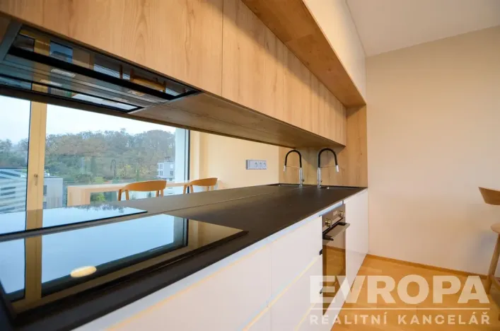 Pronájem bytu 2+kk, Praha - Smíchov, Podbělohorská, 57 m2