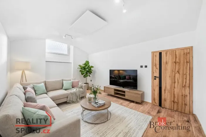 Prodej bytu 2+1, Plzeň - Severní Předměstí, Křížkova, 56 m2