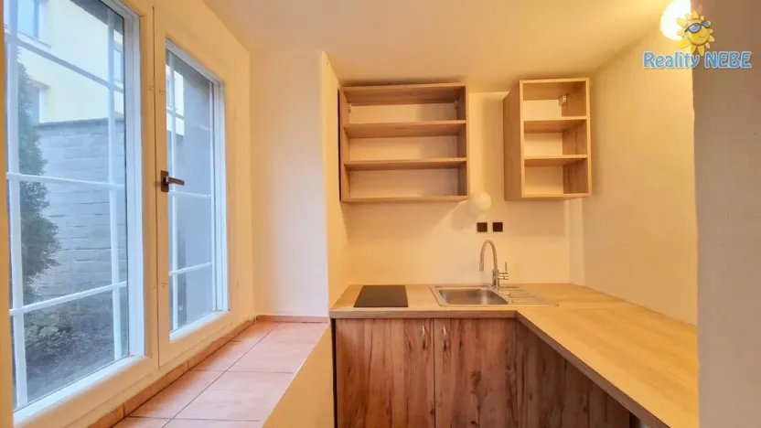 Pronájem bytu 1+kk, Praha - Strašnice, Pod strašnickou vinicí, 16 m2