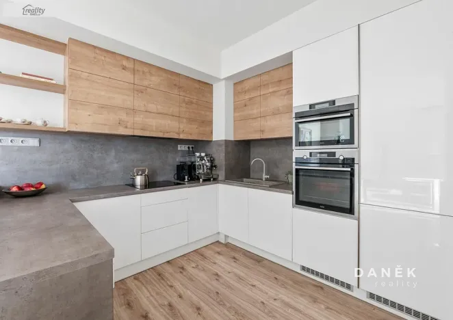 Prodej bytu 3+kk, Oslavany, náměstí 13. prosince, 76 m2