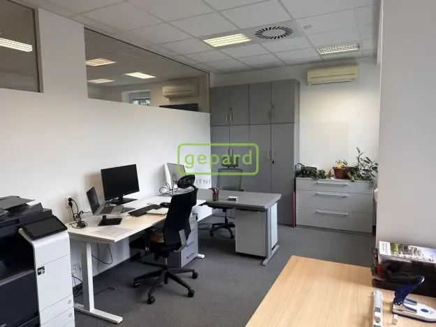 Pronájem kanceláře, Brno, Kořenského, 130 m2