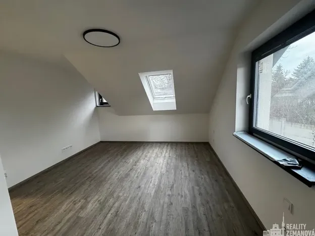 Pronájem bytu 2+kk, Jesenice, Hlavní, 47 m2