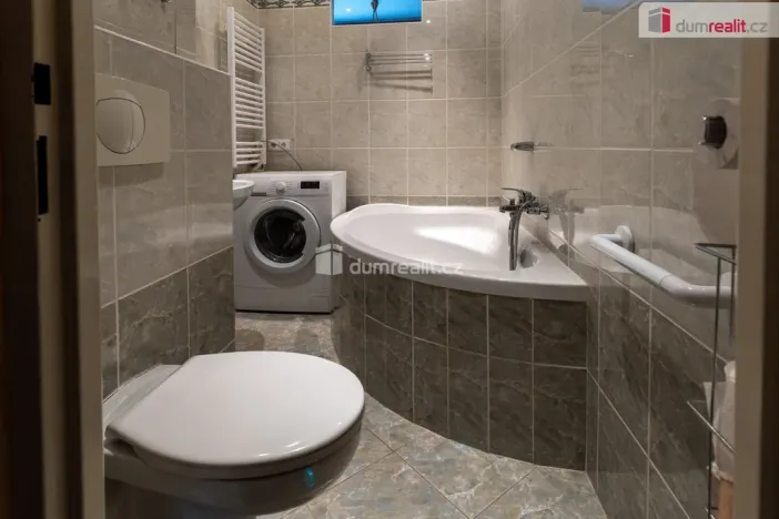 Prodej bytu 3+1, Mariánské Lázně - Úšovice, Hroznatova, 65 m2