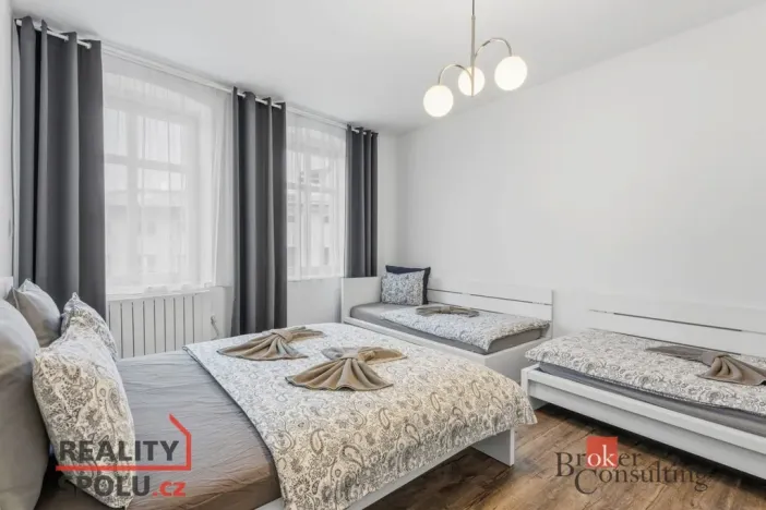 Prodej ubytování, Broumov, Malé náměstí, 298 m2