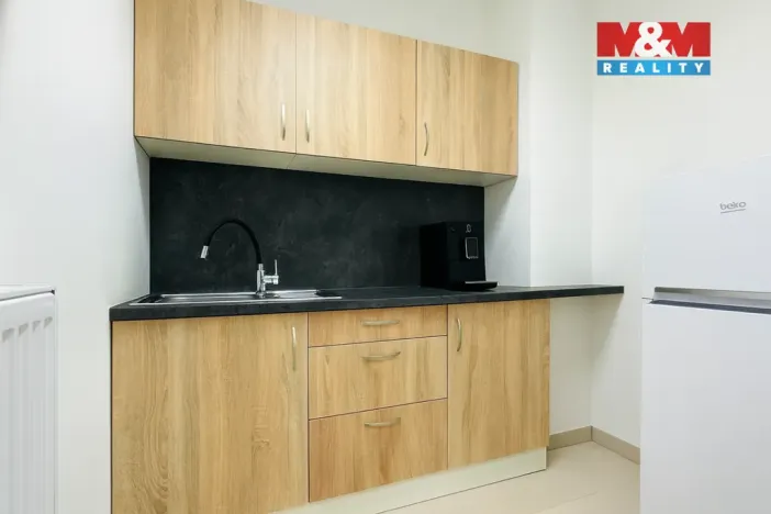 Prodej kanceláře, Klecany, V Honech, 179 m2