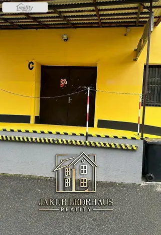 Pronájem skladu, Praha, Libušská, 1900 m2