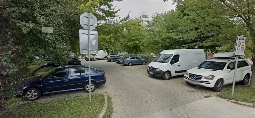 Pronájem garážového stání, Praha - Motol, Kudrnova, 18 m2