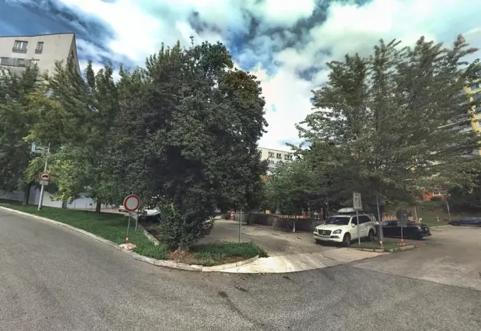 Pronájem garážového stání, Praha - Motol, Kudrnova, 18 m2